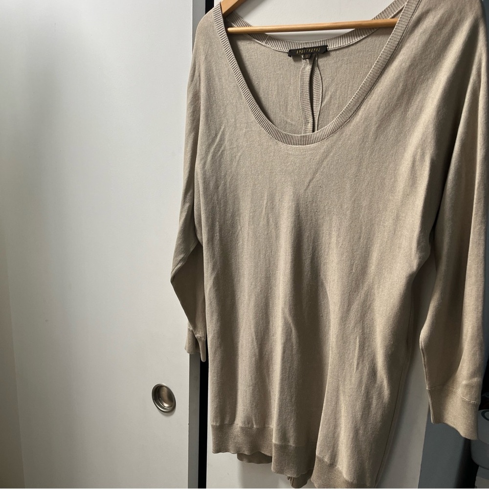 Apostrophe long sleeve sweater, size small
